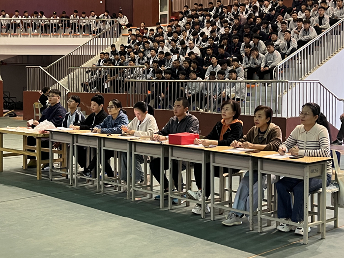 唐山劳动技师学院汽车工程系“庆国庆 爱祖国”合唱诵读比赛
